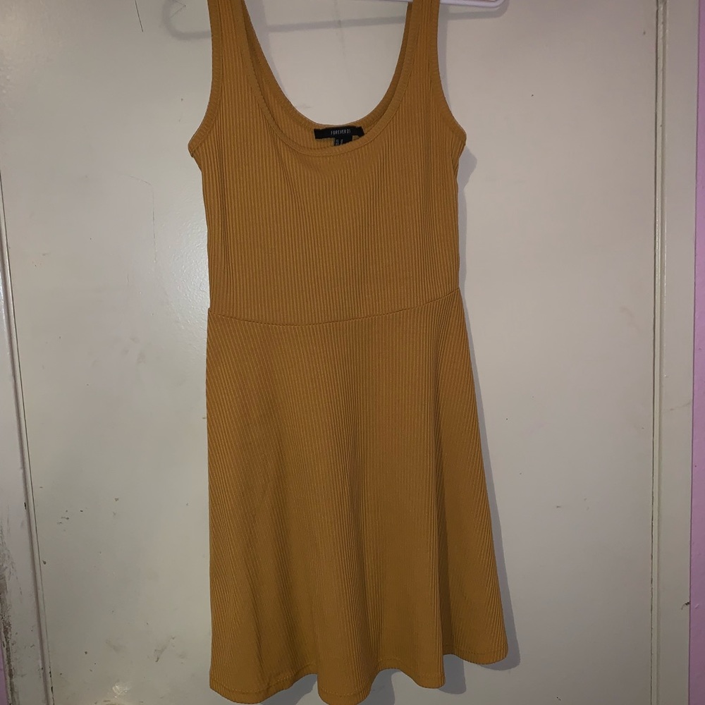 A yellow dress